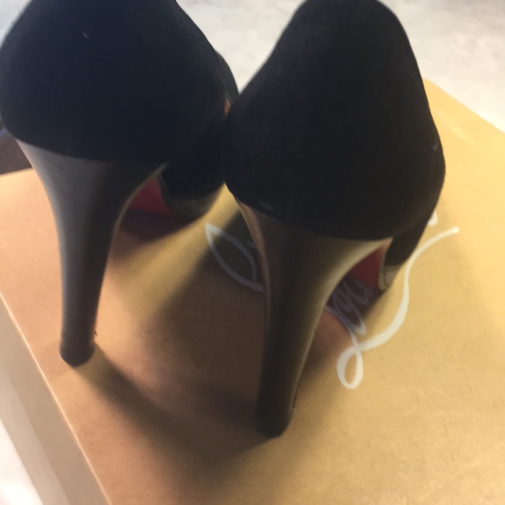 Louboutin - Picture 5 of 8